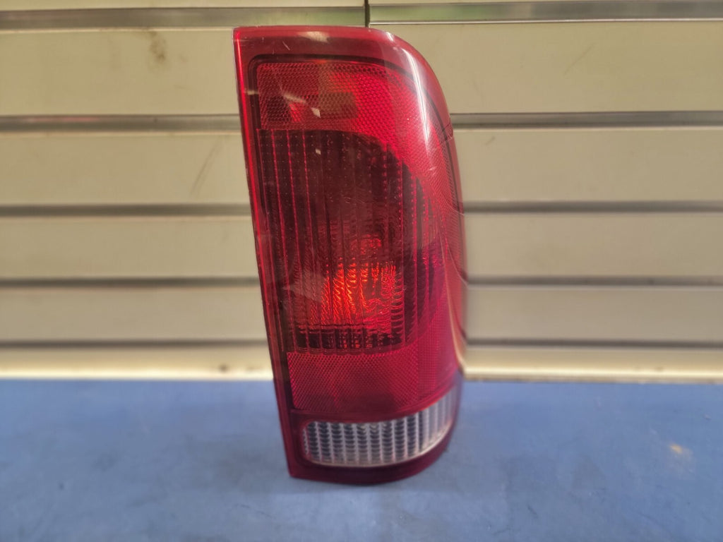 97-03 Ford F-150 99-07 F-250 Super Duty Tail Light Lamp Passenger Set Assembly