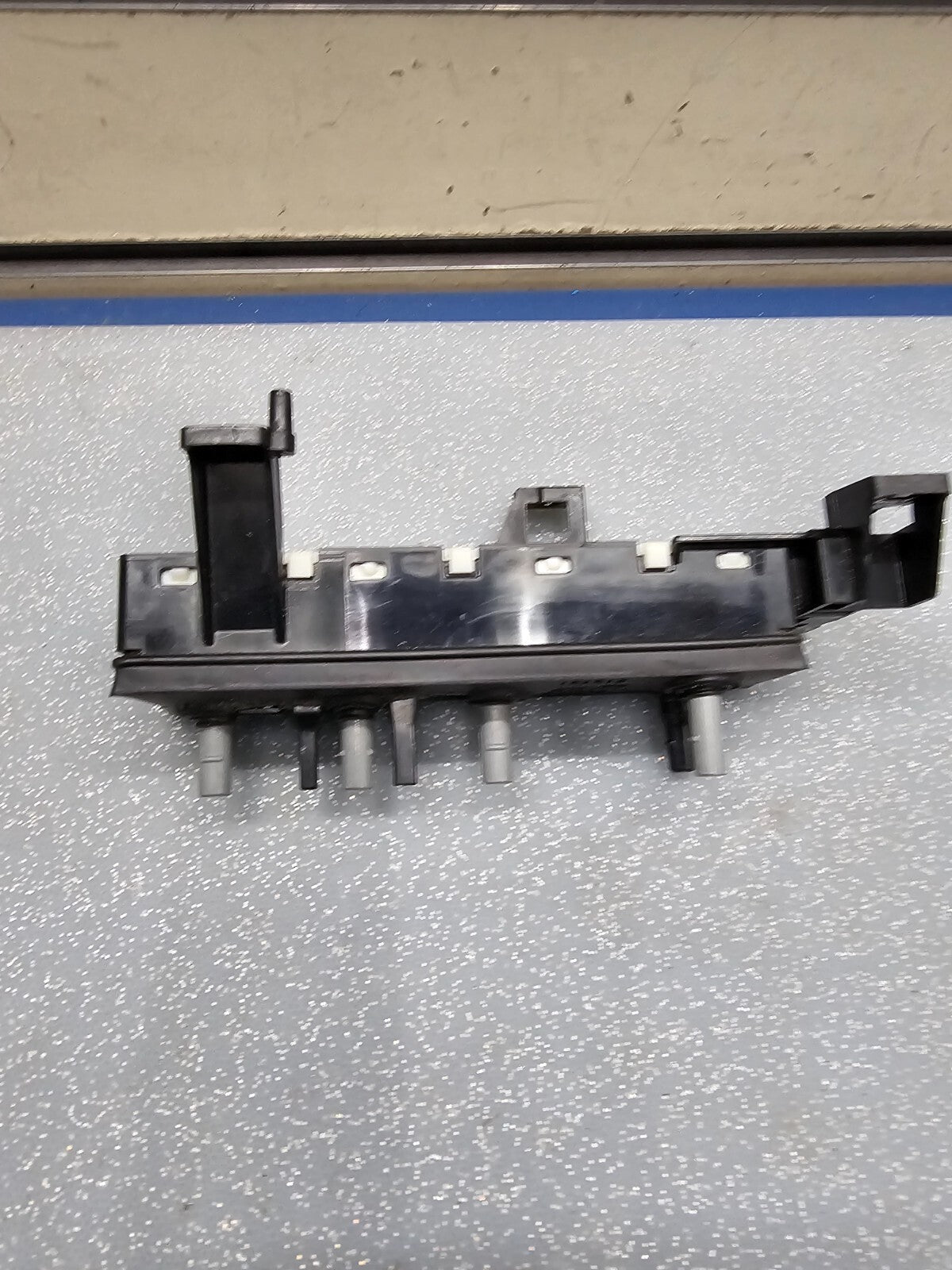 07-14 Tundra 09-16 Venza Power Left Driver Seat Switch Adjustment Regulator OEM