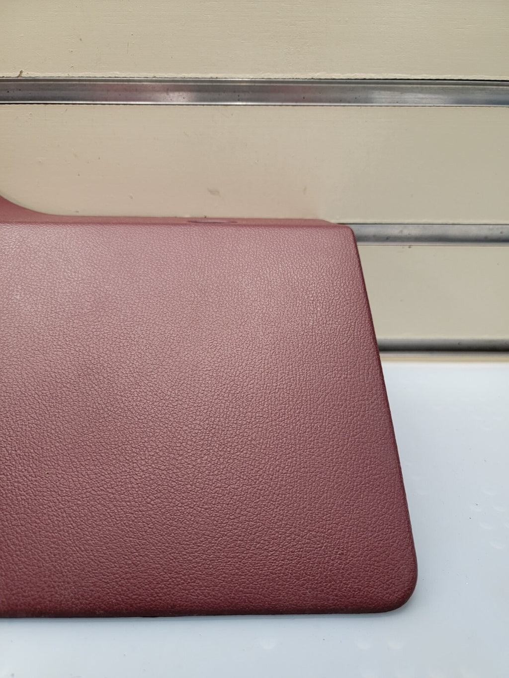🔥1993-1997 FORD CROWN VICTORIA DASH DRIVERS KNEE BOLSTER PANEL RED LH