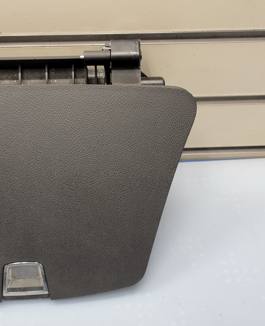 2008-2012 Chevrolet Malibu  DASH CENTER CUBBY BIN COMPARTMENT Storage Bin BLACK