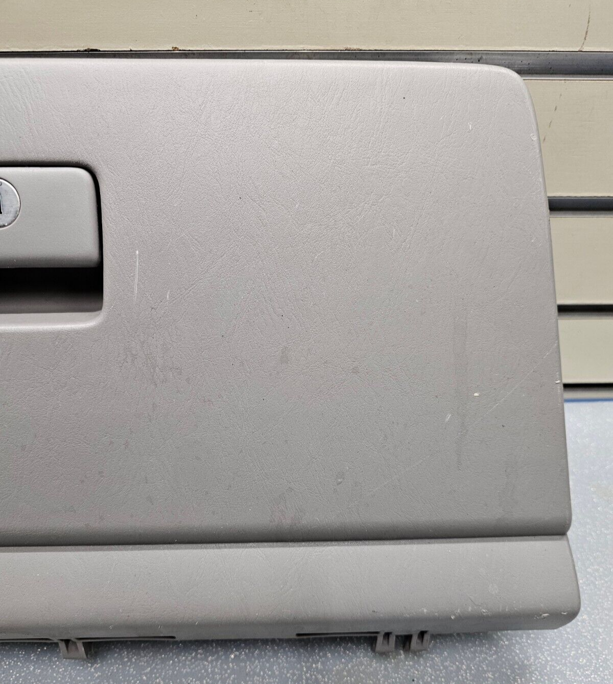 🔥02-06 CAMRY GLOVE BOX DASH STORAGE COMPARTMENT ASSEMBLY COVER TRIM HANDLE GRAY