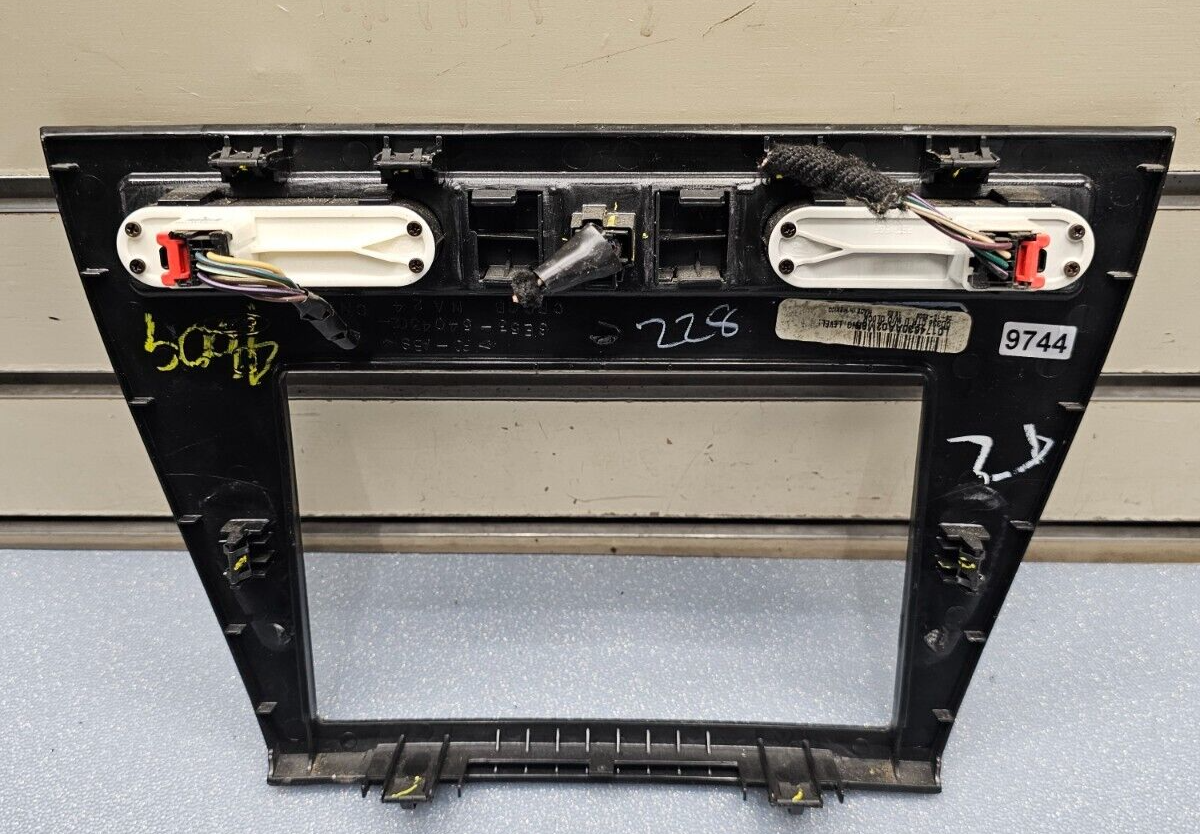 06-09 Fusion Milan Center Dash Trim Panel AM FM Radio Stereo Bezel CARBON BLACK