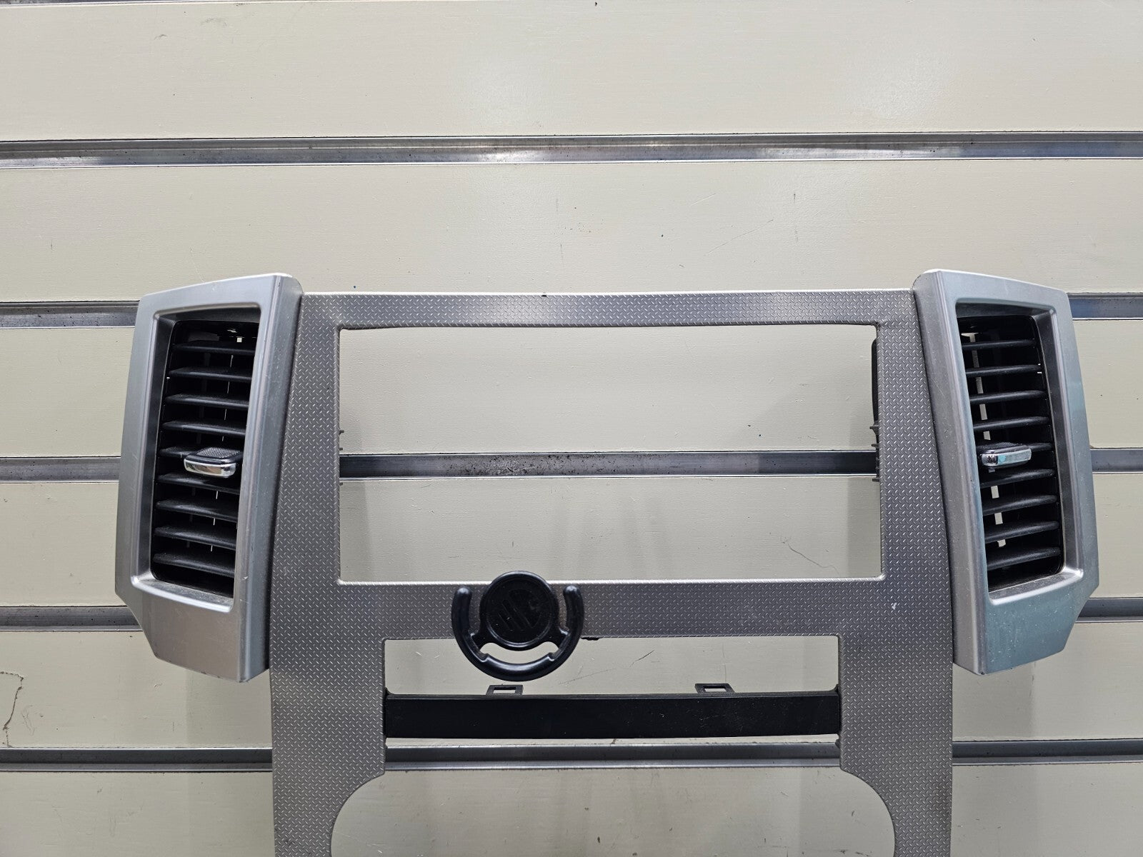 🔥08-10 Grand Cherokee Center Dash Radio Bezel Trim Panel Climate Control silver