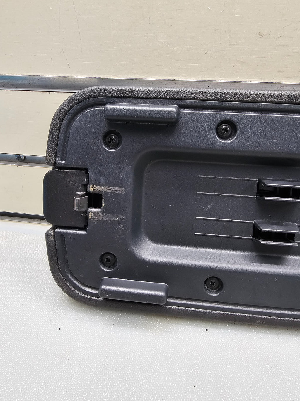 🔥05-10 Pontiac G6 Front Center Console Lid Arm Rest Top Pad Leather Black OEM