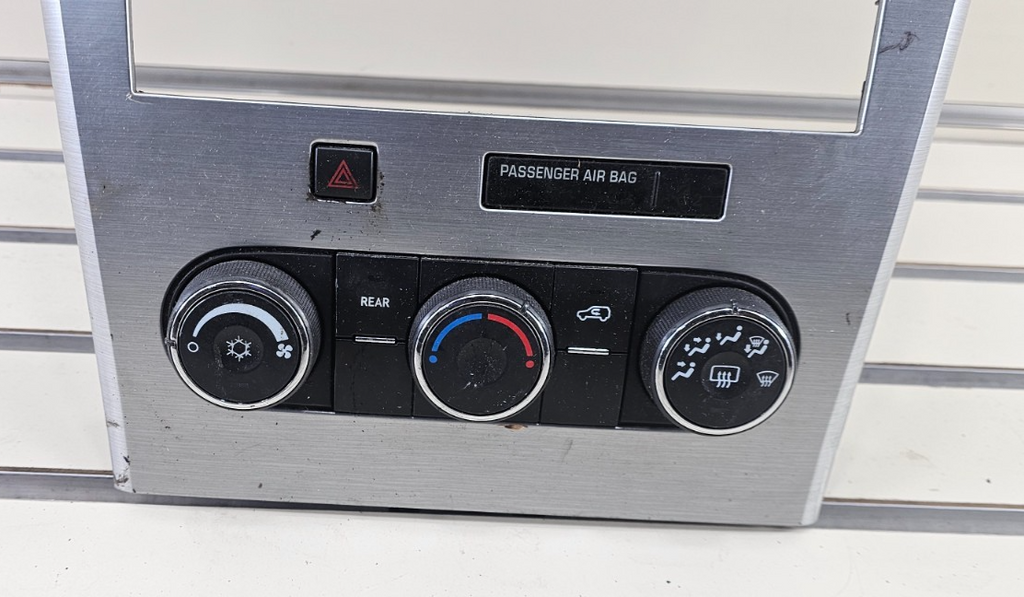 🔥07-12 GMC Acadia Center Dash Radio Bezel Climate Control Trim Panel Silver OEM