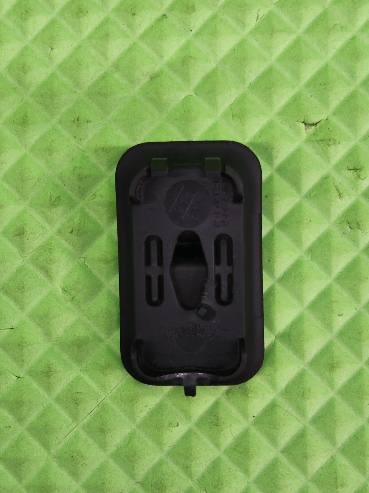 04-07 GMC Chevy Cadillac Lever Front Side Door Lock OEM BLACK