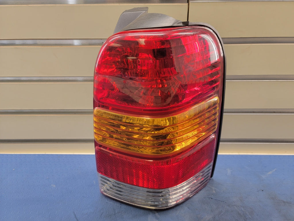 🔥2001-2007 Ford Escape right passenger Side Tail Lamp OEM 6L8Z-13404-DA