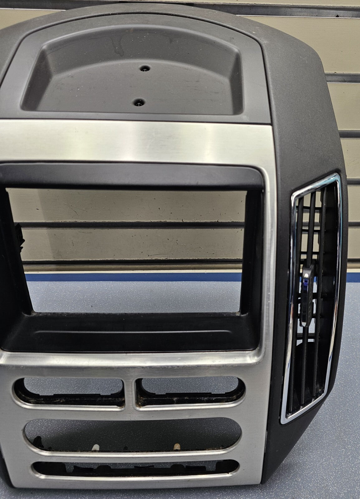 07-10 Ford Edge Center Front Dash Radio Bezel Trim Instrument Panel Climate Gray
