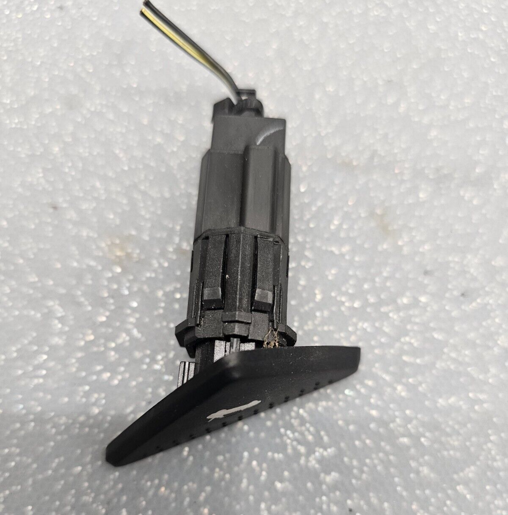 🔥00-04 FORD FOCUS TRUNK LID RELEASE TAILGATE OPENING SWITCH BUTTON ASSEMBLY OEM