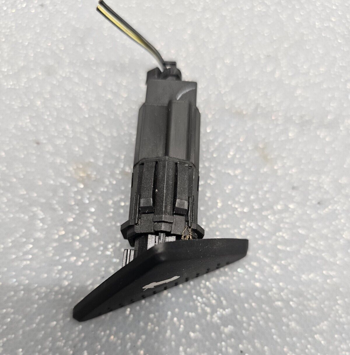 🔥00-04 FORD FOCUS TRUNK LID RELEASE TAILGATE OPENING SWITCH BUTTON ASSEMBLY OEM