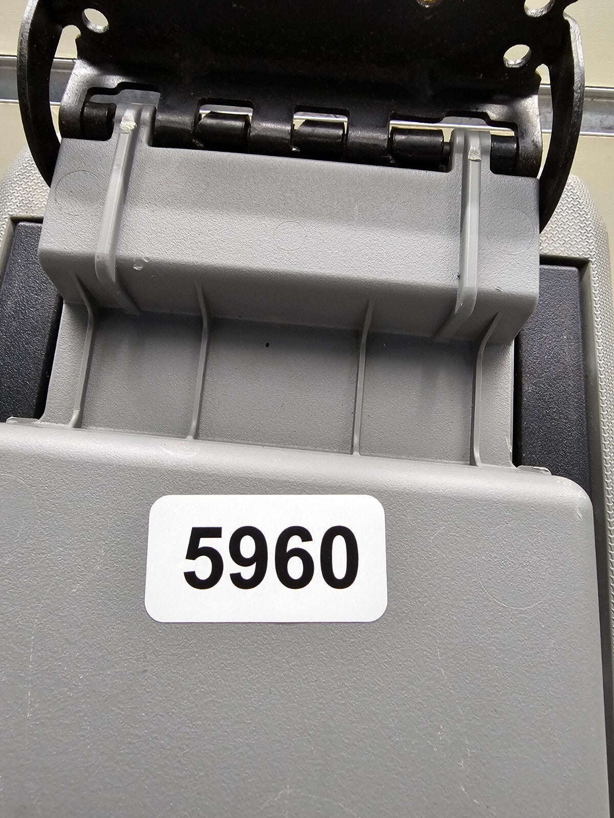 07-10 Chrysler Sebring Center Console Lid Armrest Storage Assembly Top Gray OEM