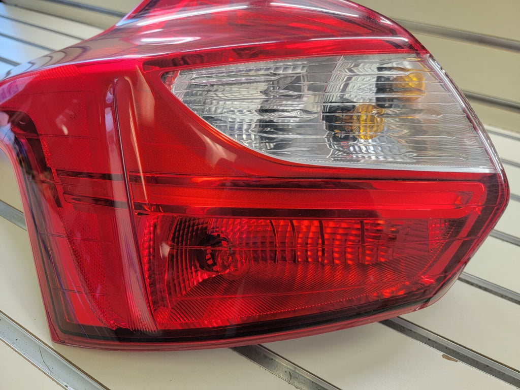 🔥2012-2014 Ford Focus Hatchback Tail Light taillight LEFT DRIVER side