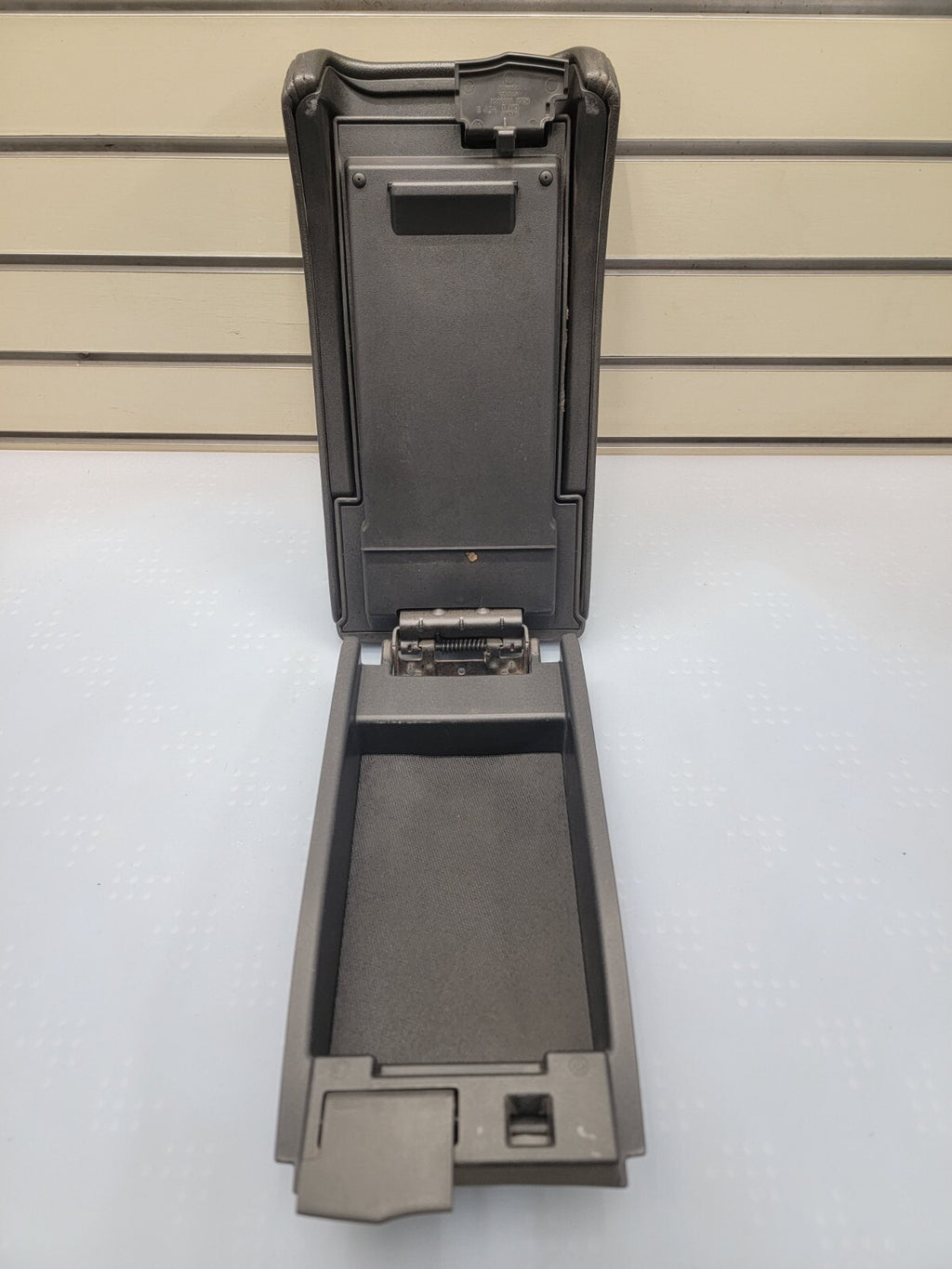 🔥08-12 Chevy Malibu FRONT CONSOLE LID ARMREST ASSEMBLY SLIDING STORAGE BLACK