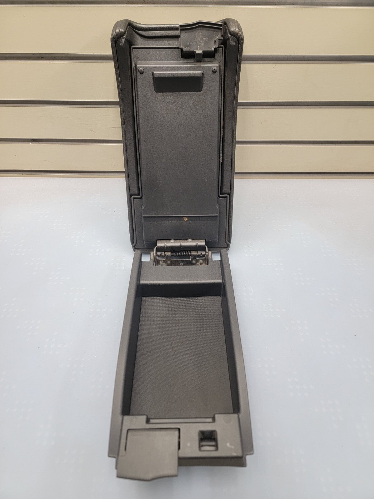 🔥08-12 Chevy Malibu FRONT CONSOLE LID ARMREST ASSEMBLY SLIDING STORAGE BLACK