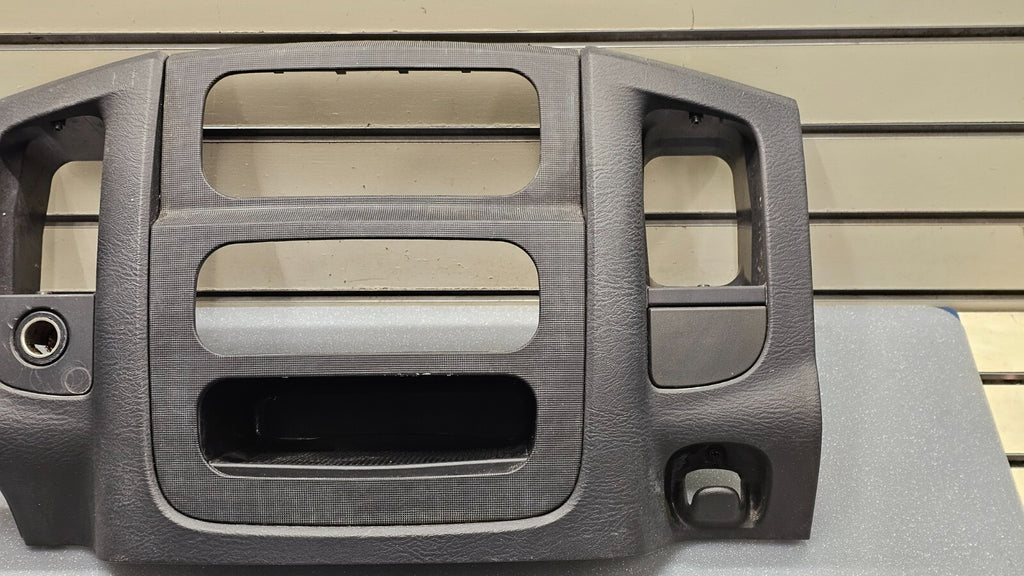 🔥02-05 Dodge RAM Dash RADIO Audio Stereo Bezel Climate Trim Panel Black B10