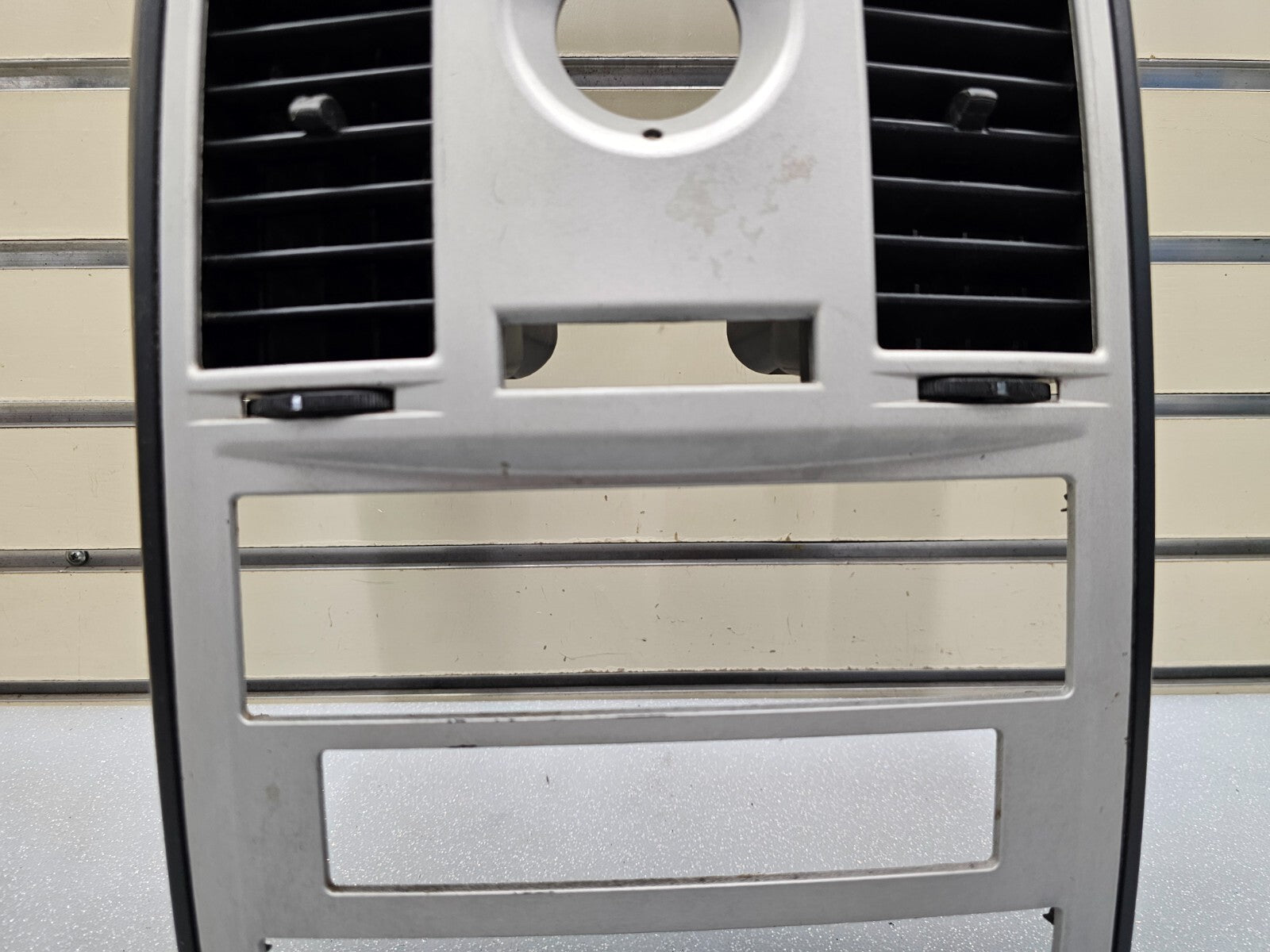 08-10 Grand Caravan Town Country Dash AM FM Radio Stereo Trim Bezel Panel SILVER