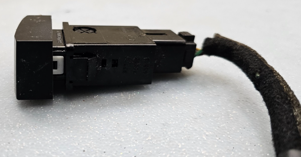 🔥03-06 Kia Sorento Dash Rear Windshield Defrost Control Button Switch Black OEM