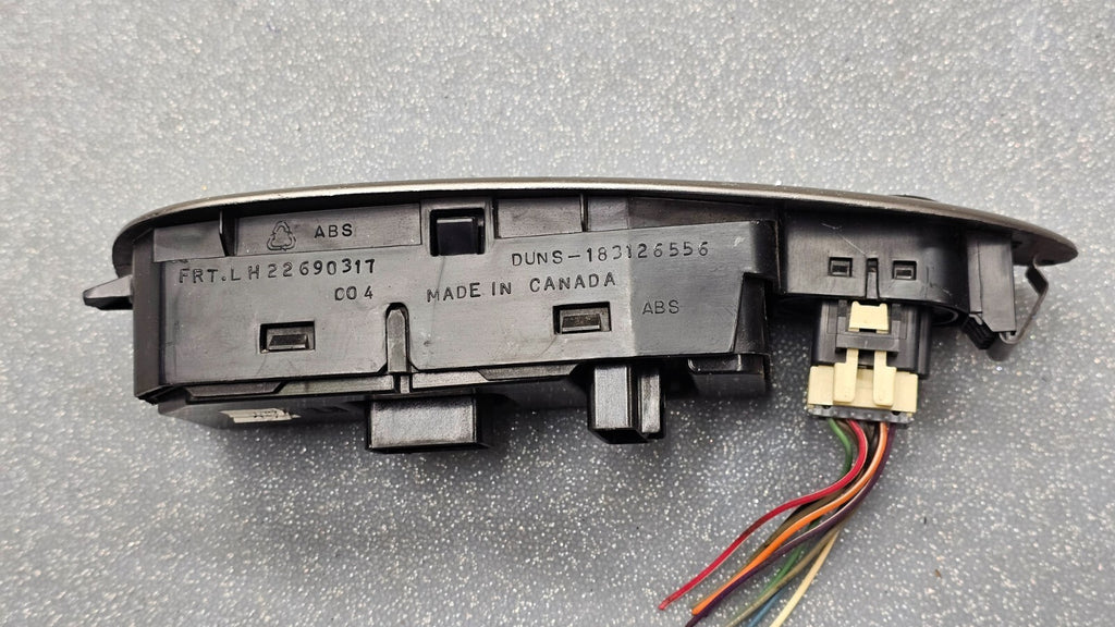 04-07 MALIBU LEFT DRIVER MASTER POWER WINDOW DOOR CONTROL SWITCH ASSEMBLY SILVER