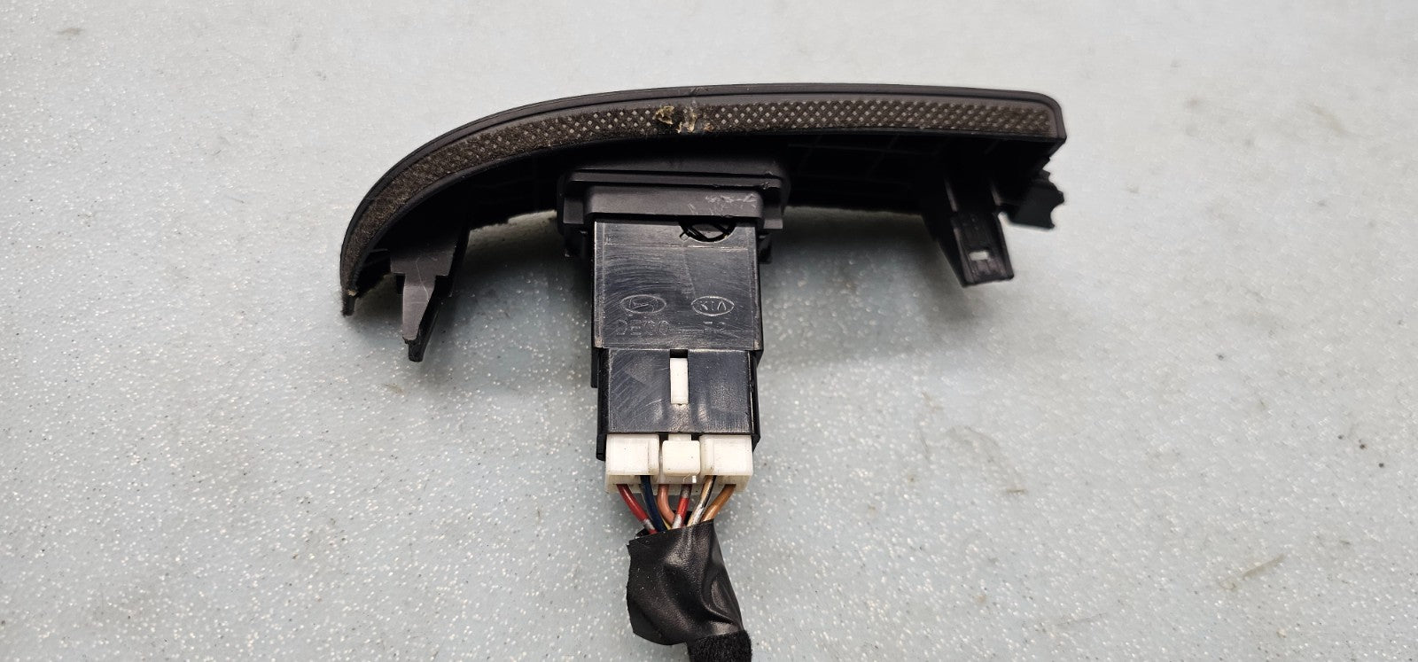 🔥06-08 Hyundai Sonata Hazard Hread Light Lamp Control Switch Bezel Black OEM