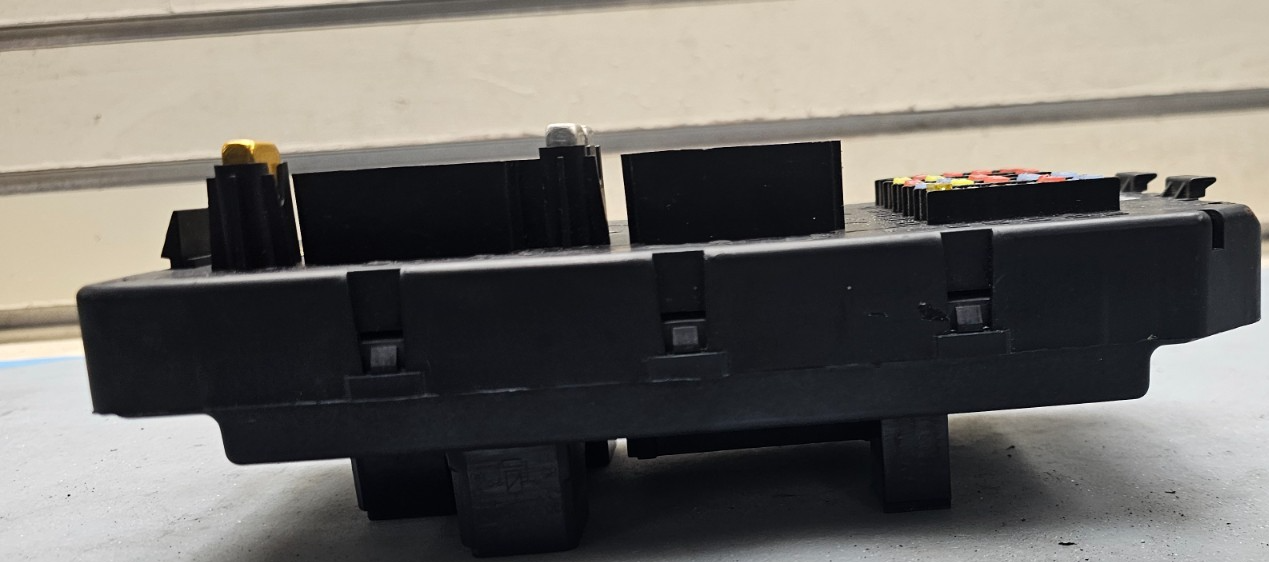 🔥2007 Commander Grand Cherokee Relay Fuse Box Body Control Module Junction Unit