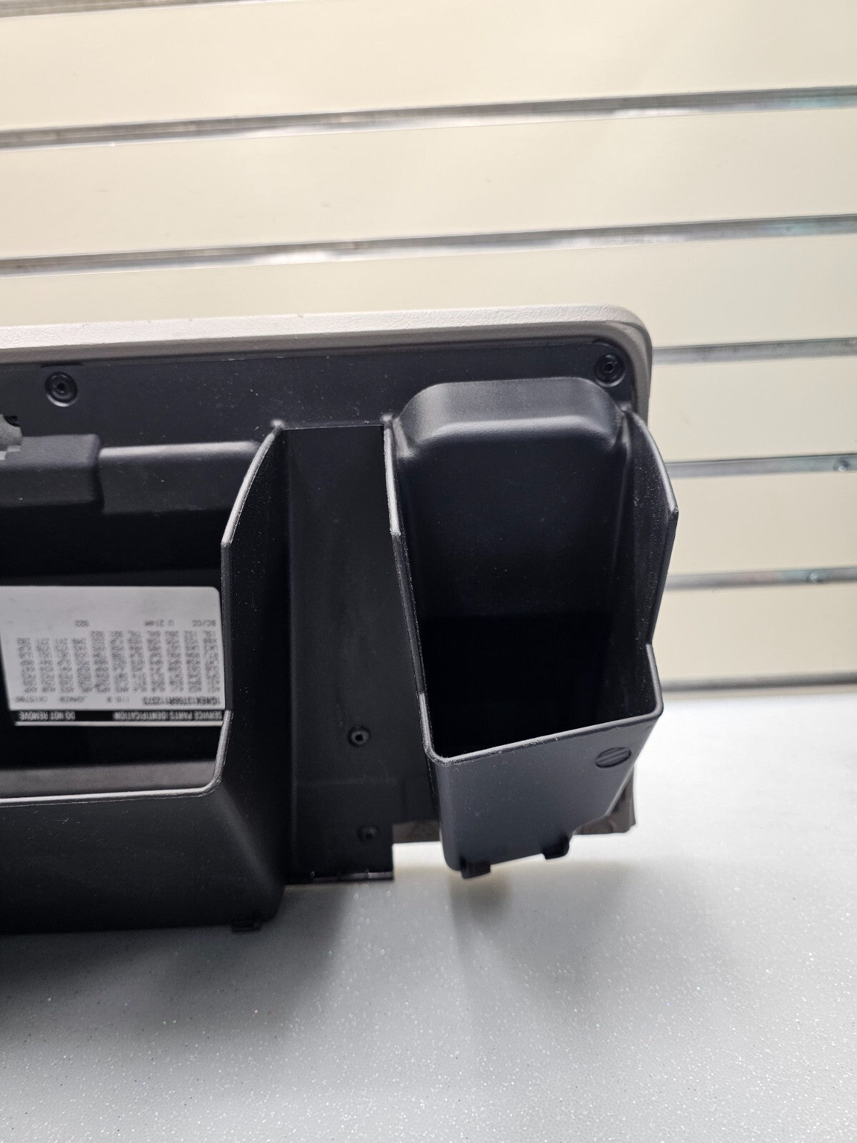 99-06SILVERADO SIERRA Dash GLOVE BOX Storage Compartment Door Assembly LT GRAYG3