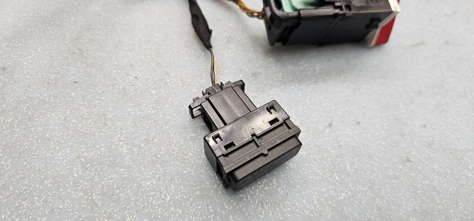 🔥05-10 VW Jetta Rabbit Hazard Button Switch GTI MK5 Genuine