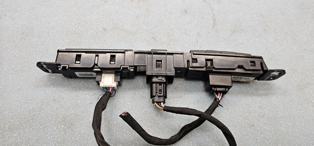 🔥06-24 Acadia Savana Sierra Hazard Light Control Switch Restraint Module PANEL