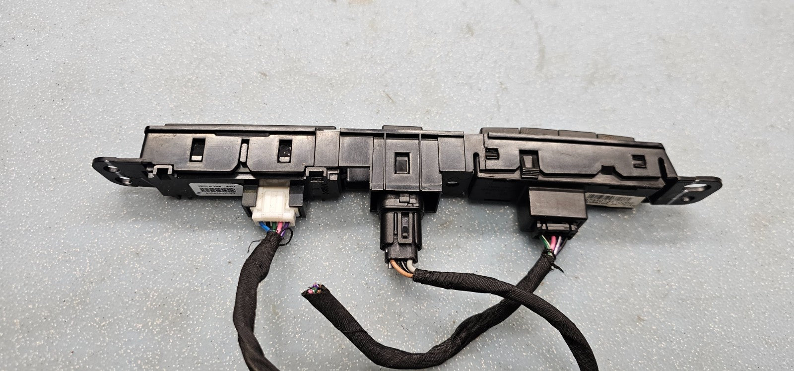 🔥06-24 Acadia Savana Sierra Hazard Light Control Switch Restraint Module PANEL