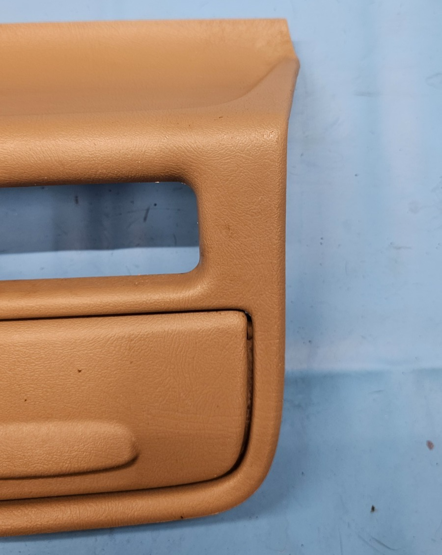 99-02 SILVERADO TAHOE SIERRA CENTER CONSOLE FRONT LOWER CUBBY BEZEL STORAGE TAN