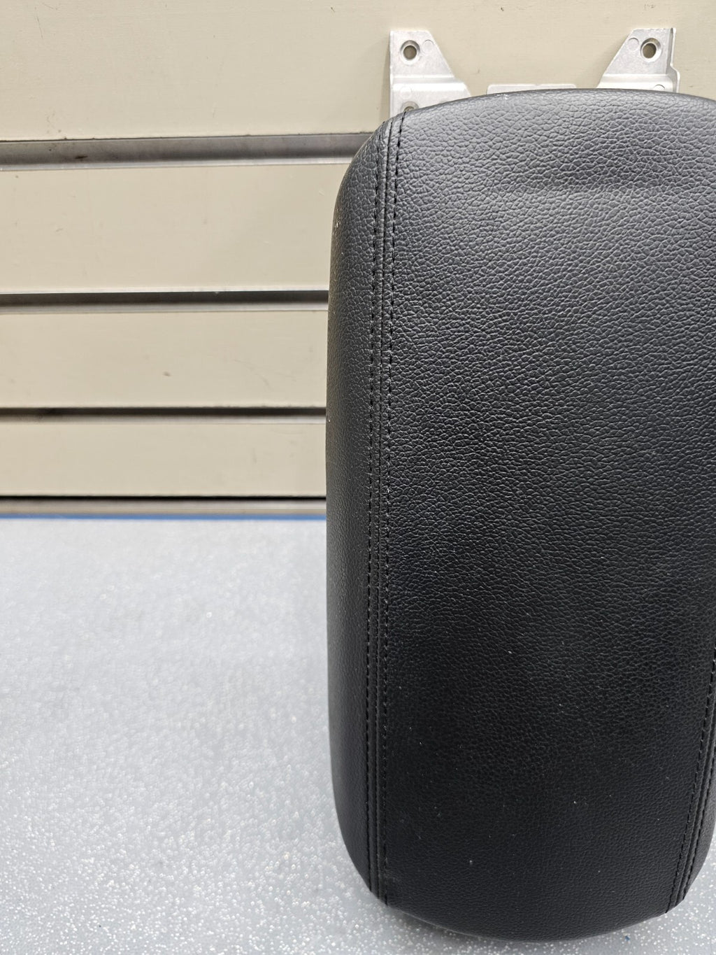 🔥14-16 Kia Forte Koup Center Console Leather Lid Armrest Storage Assembly Black
