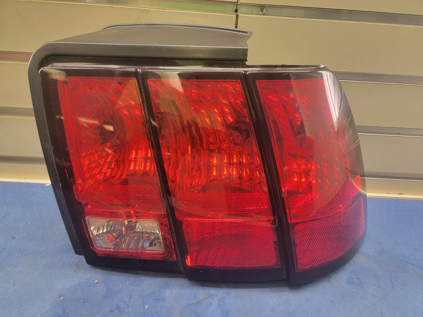 🔥1999-2004 FORD MUSTANG GT TAIL LIGHT Right Passenger Side Assembly Chrome OEM