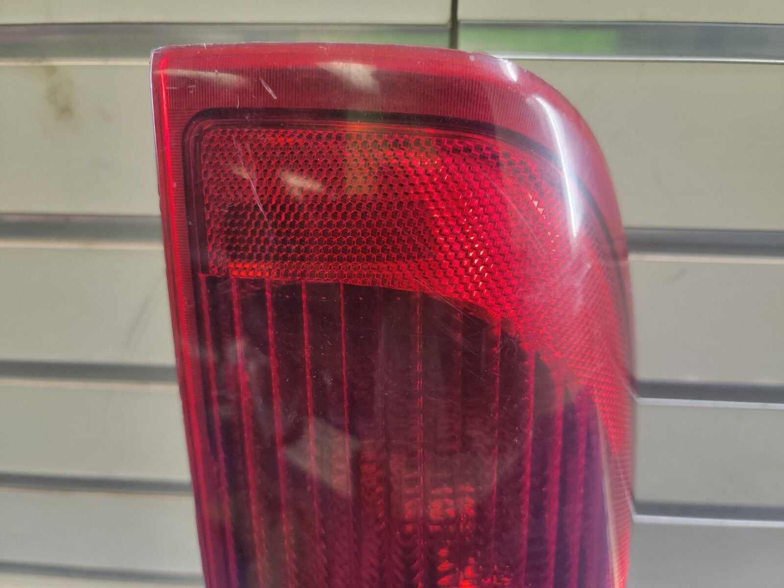 97-03 Ford F-150 99-07 F-250 Super Duty Tail Light Lamp Passenger Set Assembly
