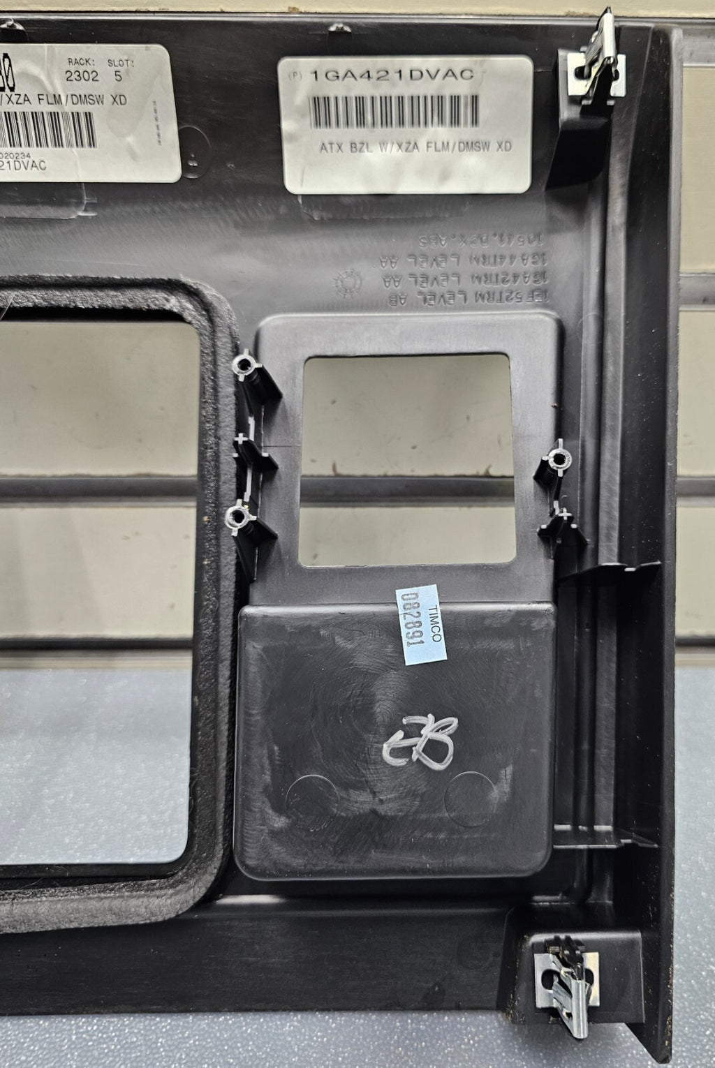 07-11 Dodge Nitro Auto Transmission Center Console Shifter Bezel Trim 1GA421DVAA