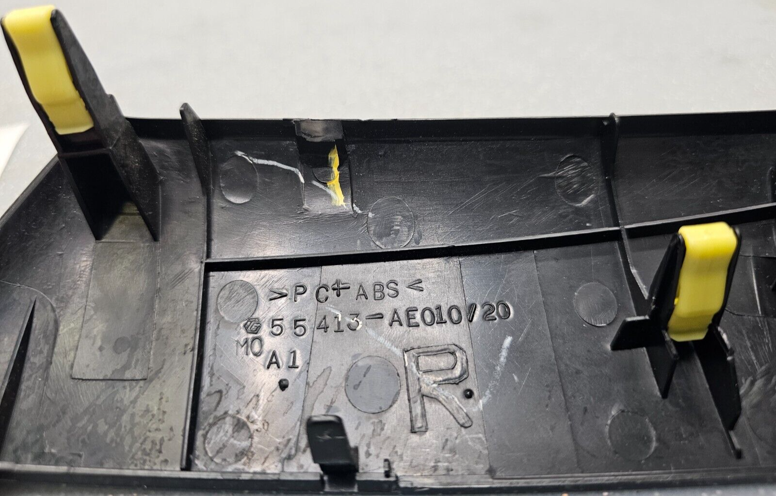 🔥2004-2010 Toyota Sienna RH Right Passenger Radio Bezel Trim Molding Black OEM