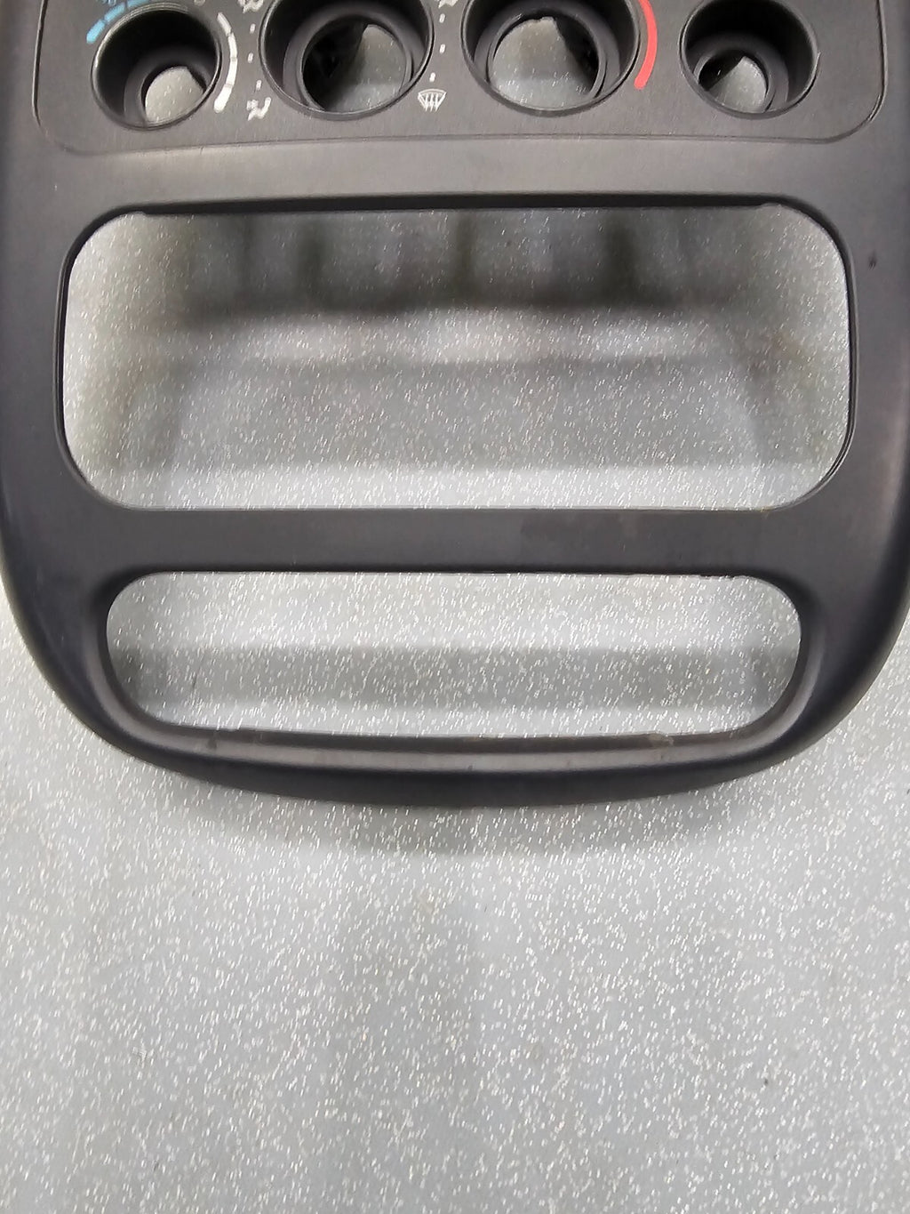 🔥01-05 Chrysler PT CRUISER Dash Radio Bezel Climate Trim Panel BLACK B17