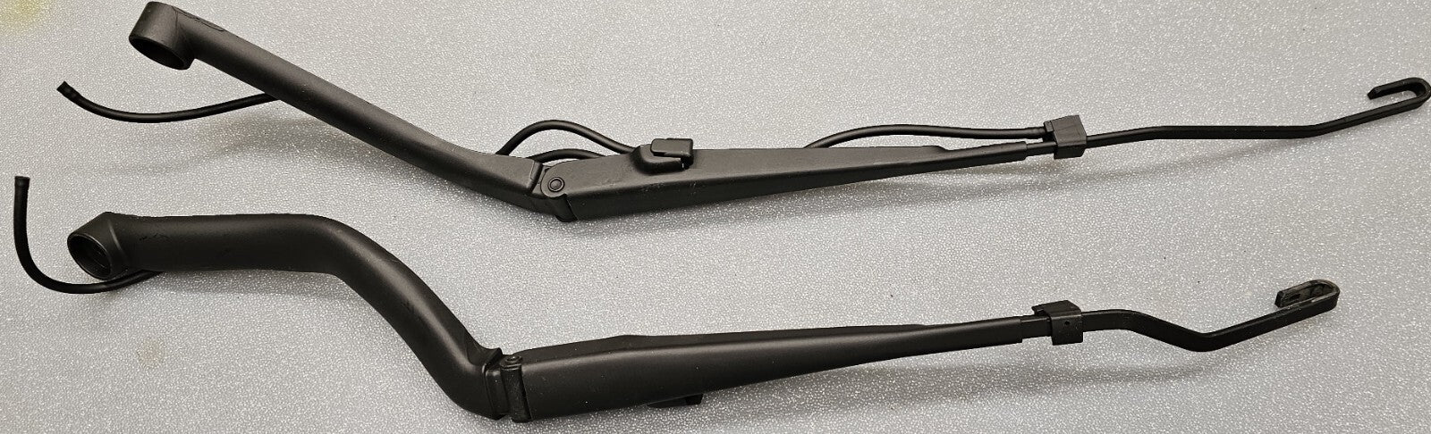 🔥00-05 CADILLAC DEVILLE LEFT DRIVER RIGHT PASSENGER WINDHSHIELD WIPER ARM SET