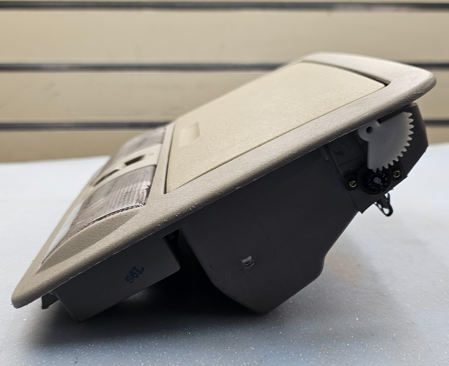 05-13 Nissan Frontier Xterra Pathfinder Overhead Console Map Dome Light OEM TAN