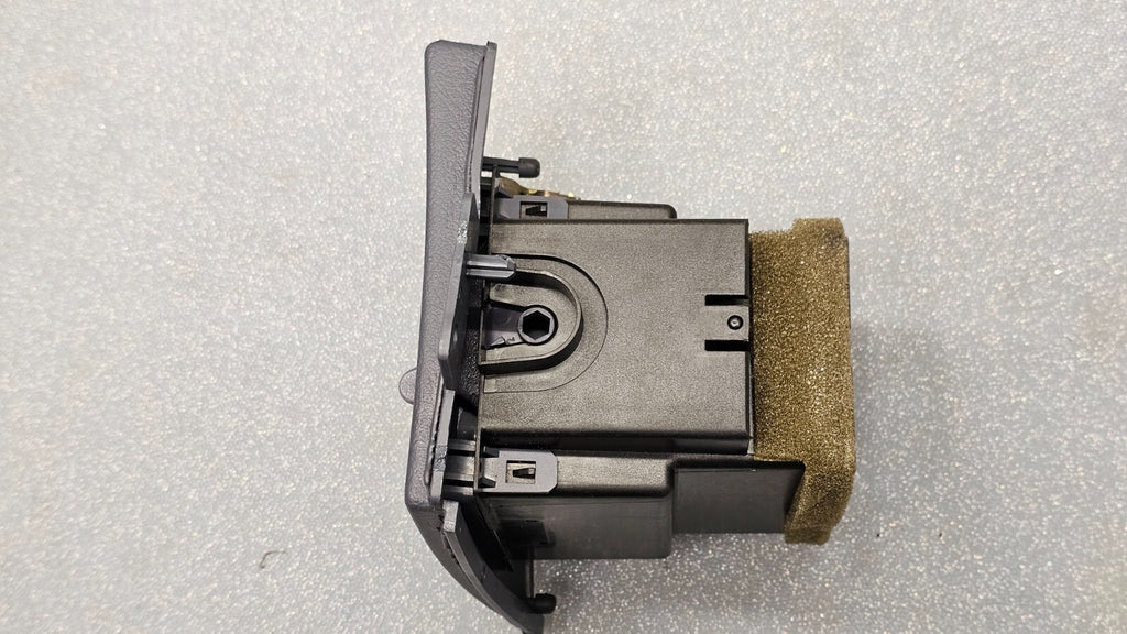 98-11 Grand Marquis Crown Victoria Dash Right Passenger AC Heater Air Vent Black