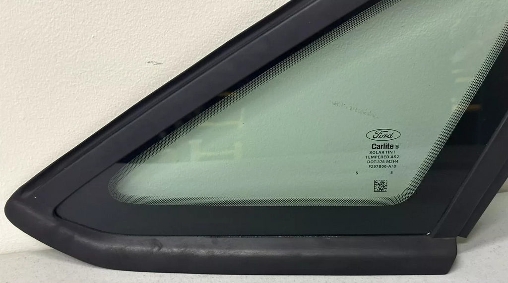 🔥12-18 Ford Focus Right Passenger Quarter Glass Window SEDAN black moulding 4D