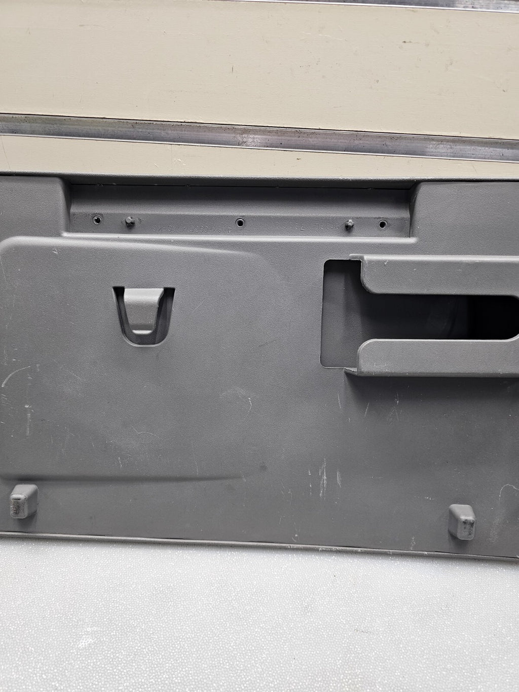 🔥04-07 NISSAN ARMADA TITAN ARM REST FRONT CENTER CONSOLE LID COVER GRAY OEM