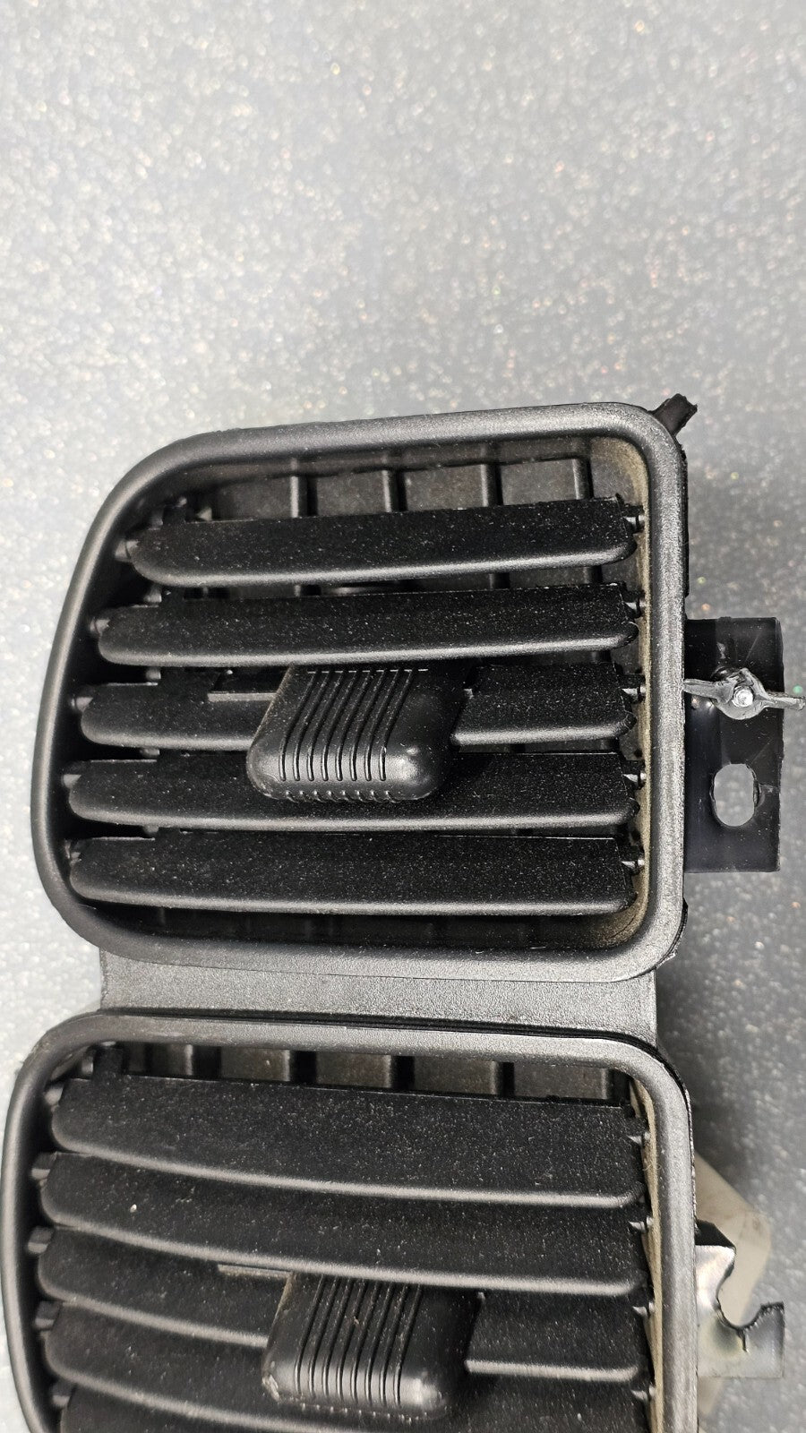 🔥 01-07 Dodge Grand Caravan Dash Center Air Vents A/C AC Heater Panel  Black