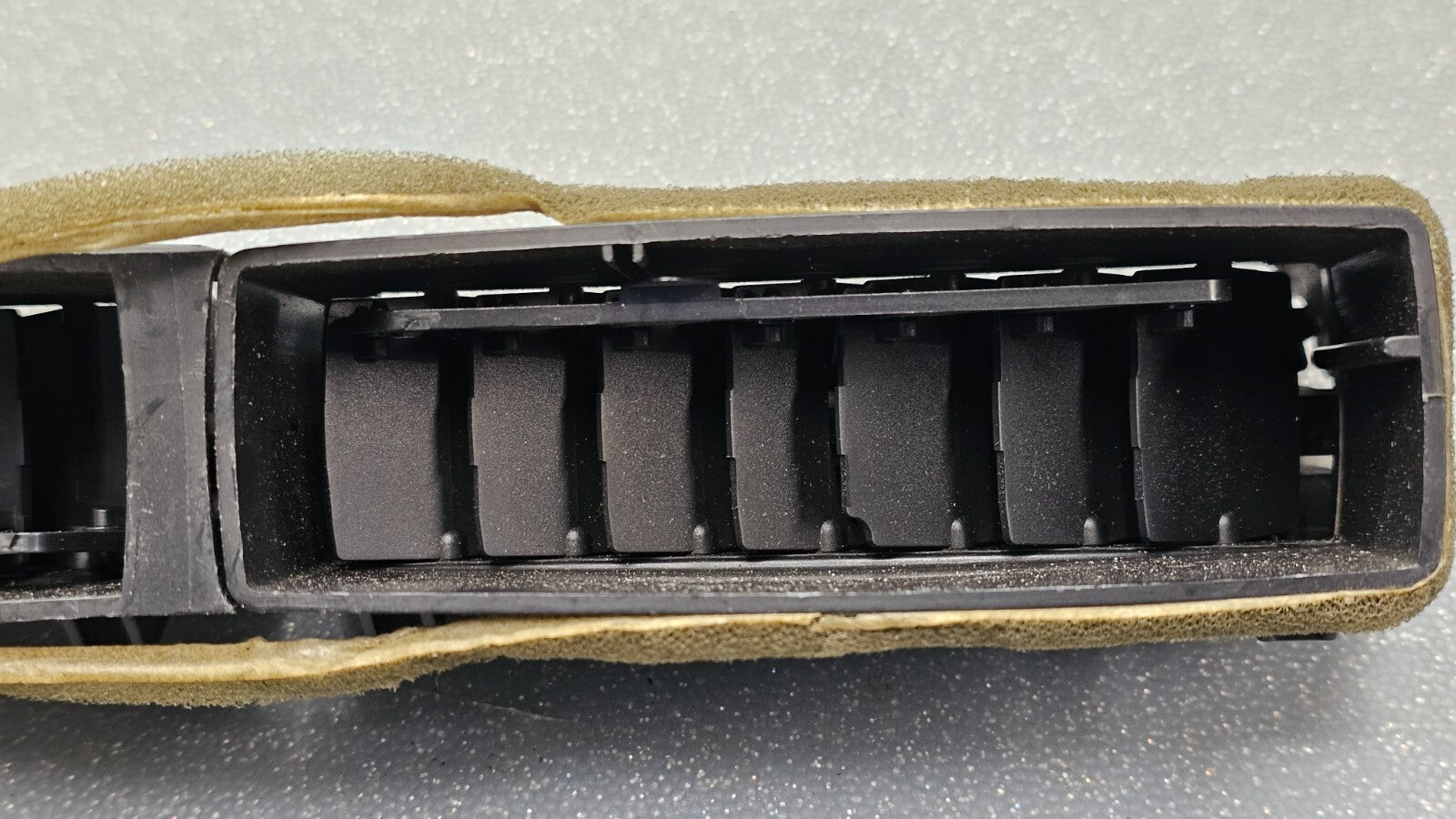 🔥08-11 Ford Focus Front Upper Center Dash Dual Air Vent Bezel Trim Panel Black