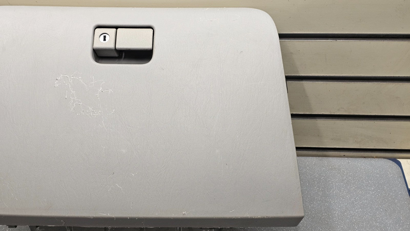 🔥01-07 TOYOTA HIGHLANDER Dash Glove Compartment Storage Box Assembly LT Gray