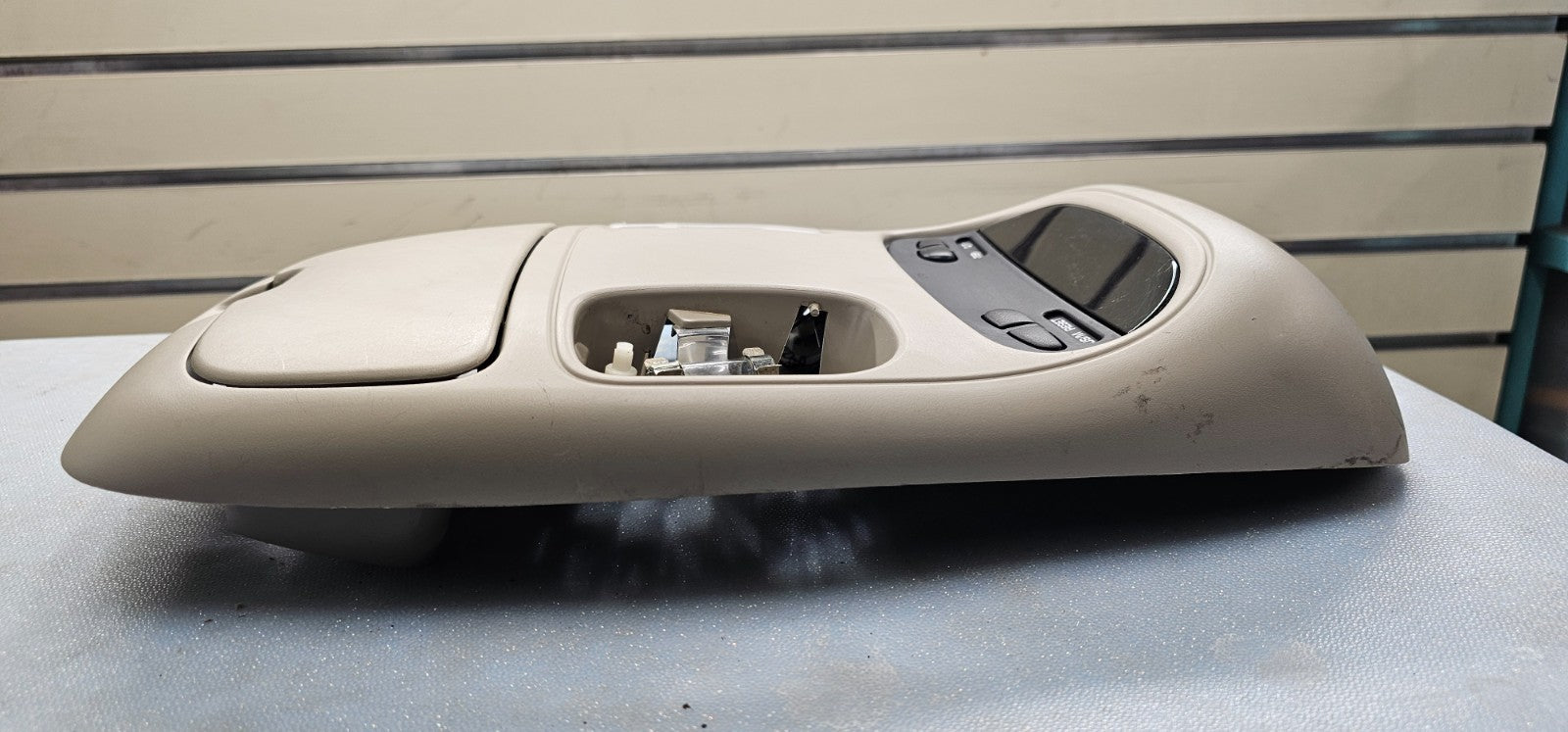 🔥02-05 RAM Overhead Console DOME Light Lamp Roof Storage Compartment TAN 05