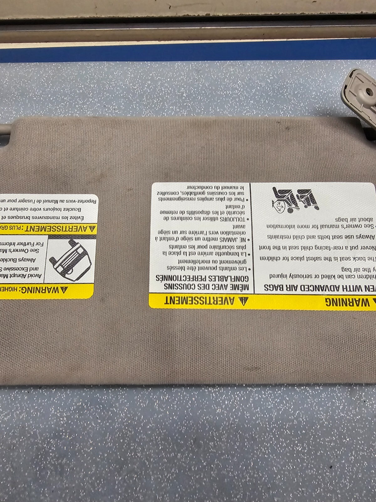 🔥05-12 Nissan Xterra Frontier Pathfinder Sun Visor driver side (gray-lighted)