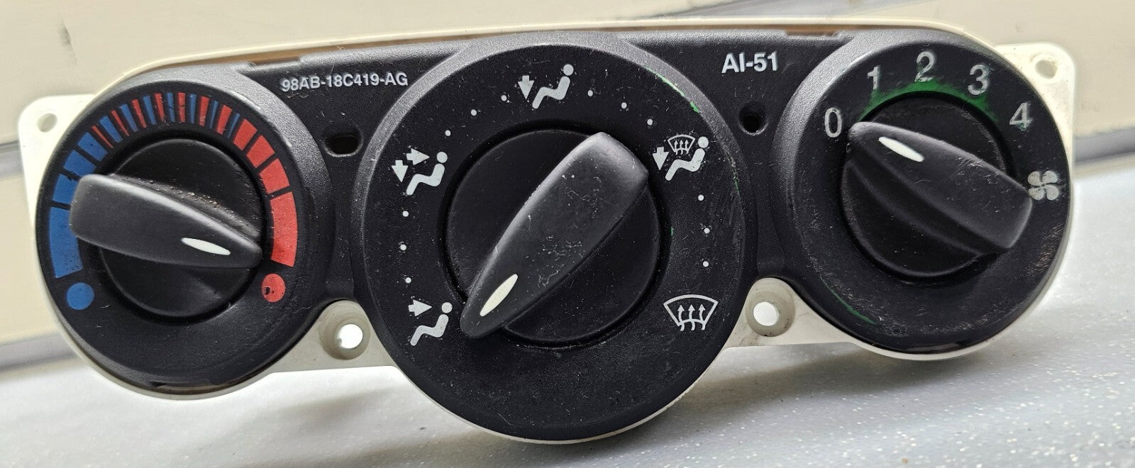 🔥00-07 Ford Focus Dash A/C Heater Climate Control Temperature Conditioner OEM