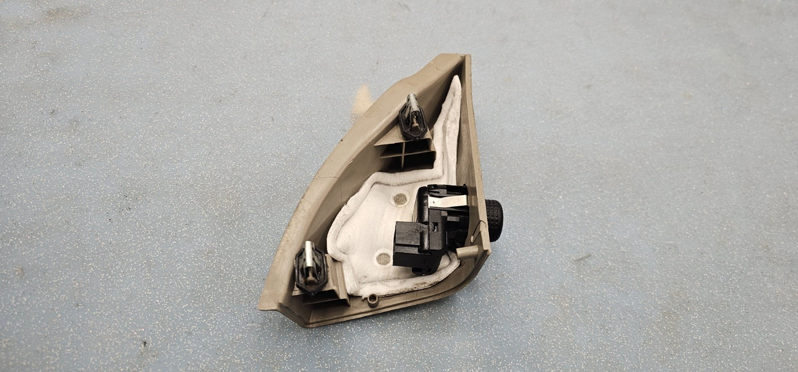 🔥2008-2012 Escape Left Front Door Panel Trim Mirror moulding Switch Tan OEM