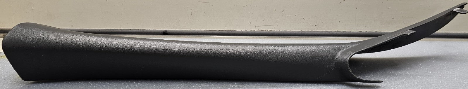 🔥99-06 SILVERADO SIERRA Roof Molding A PILLAR Trim LEFT Driver DARK GRAY P3