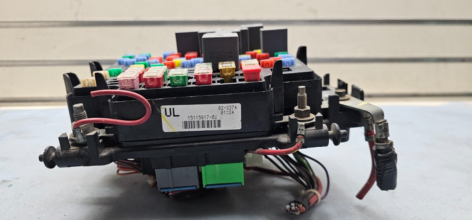 🔥03-06 Tahoe Yukon Engine Electrical Power Fuse Relay Junction Box Assembly