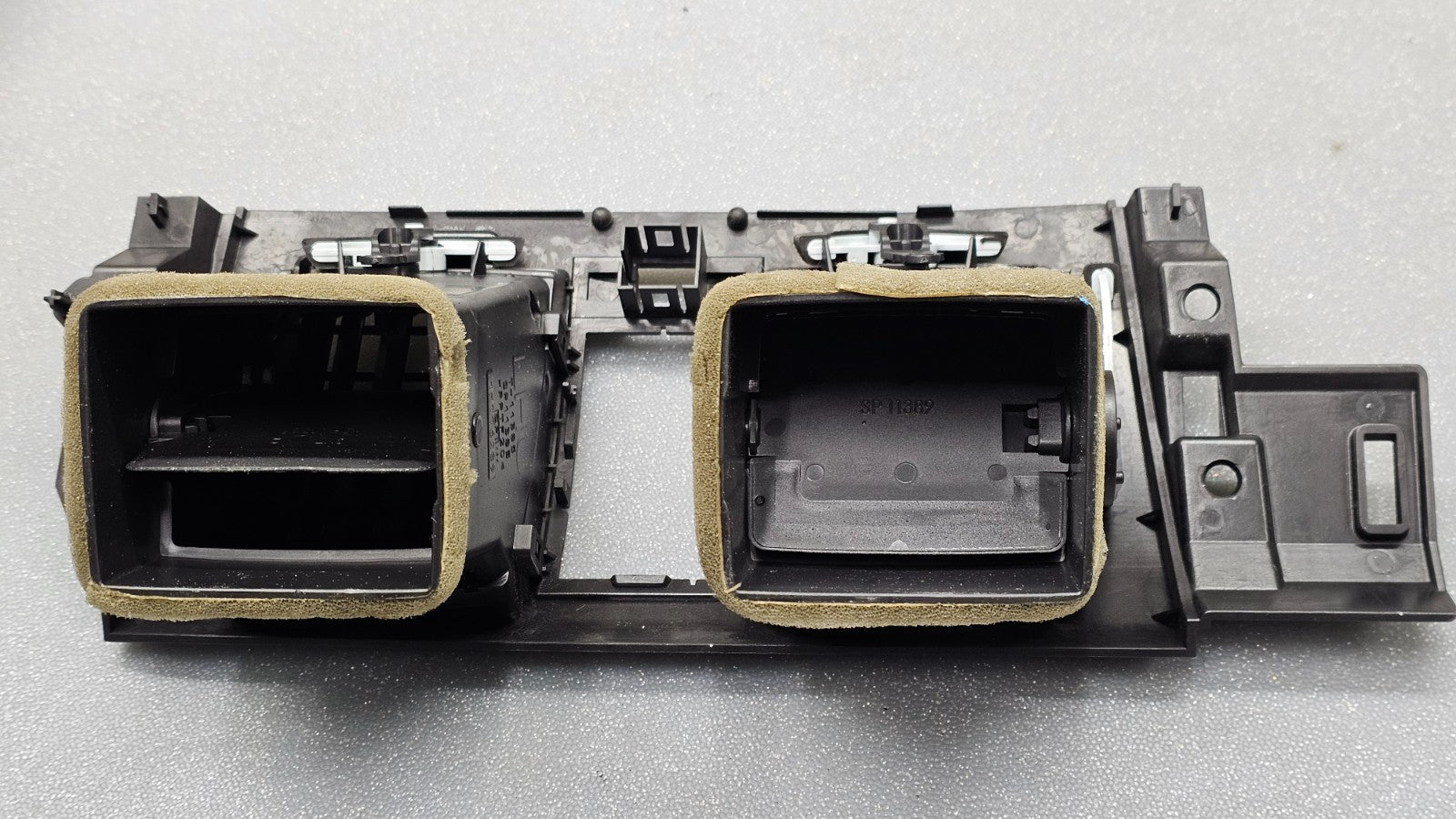 🔥06-11 Cadillac DTS Dash Center Air Vent Heater Bezel Conditioning BLACK OEM
